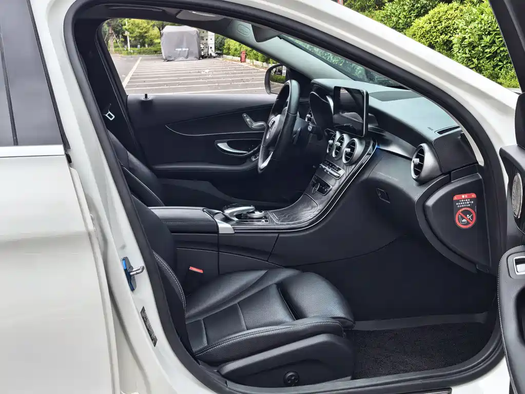 Mercedes-Benz C-Class (Import) — миниатюра 12