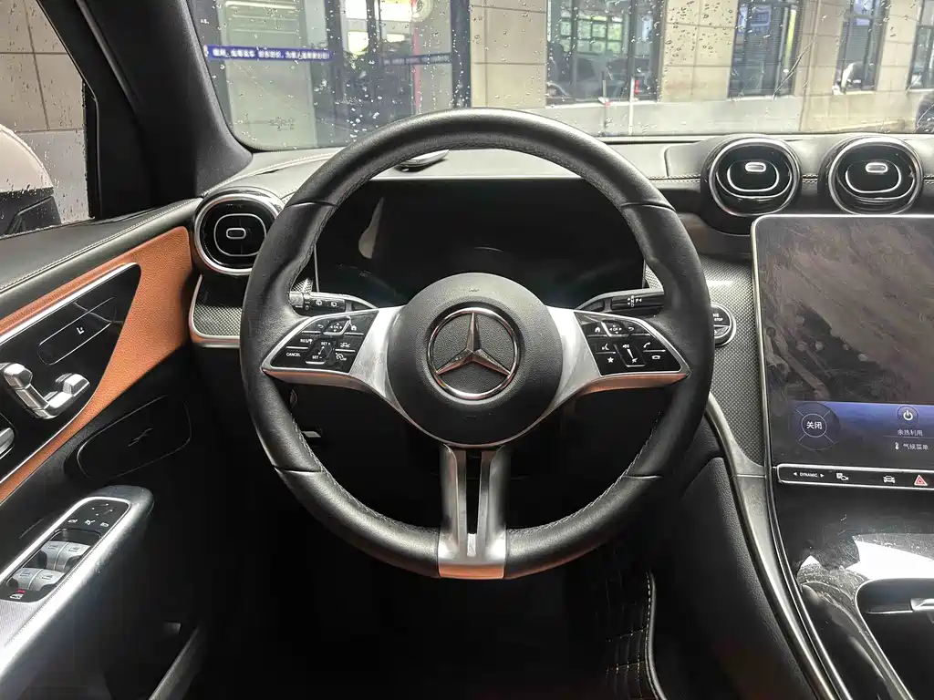 Mercedes-Benz GLC — миниатюра 10