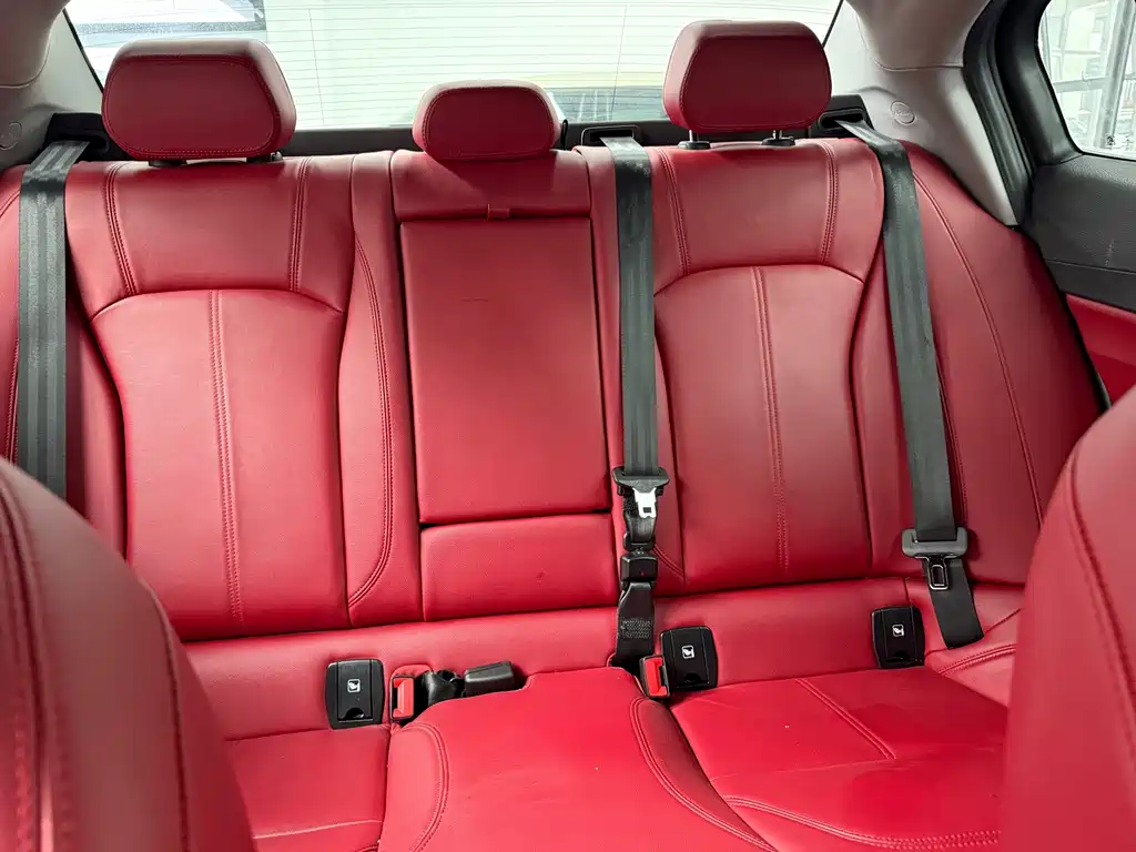 Alfa Romeo Giulia — миниатюра 6