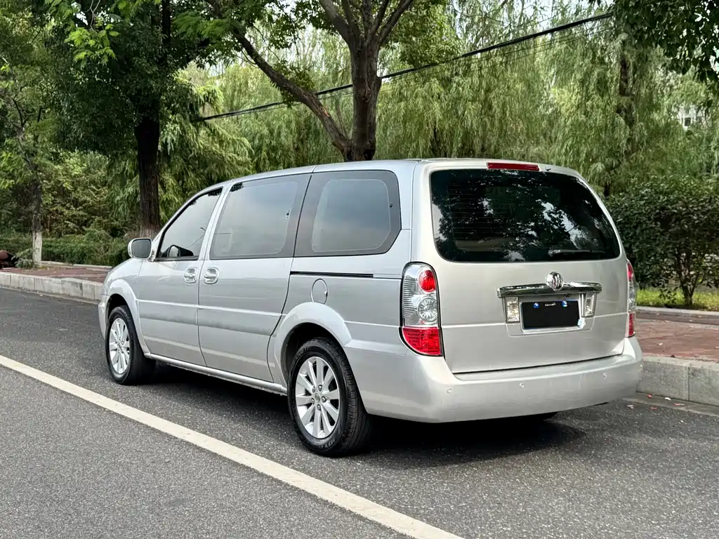 Buick GL8 — миниатюра 3