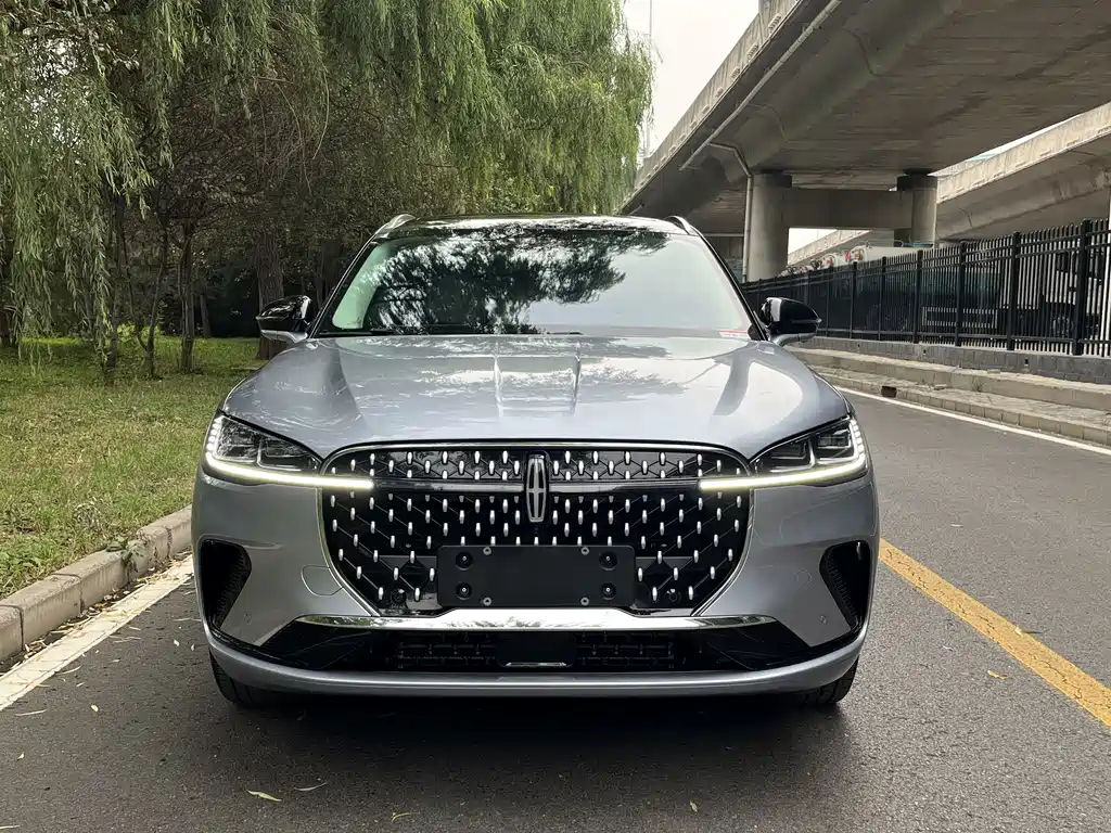 Lincoln Corsair — миниатюра 3