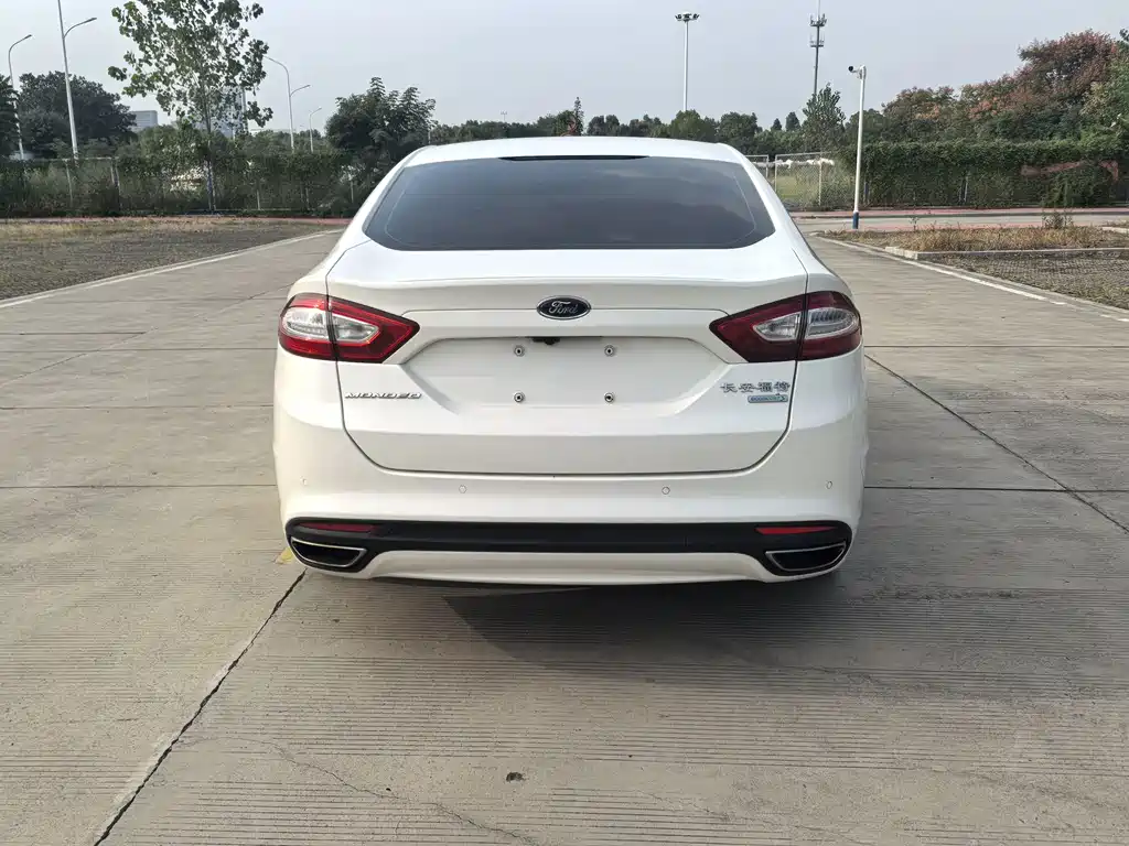 Ford Mondeo — миниатюра 5