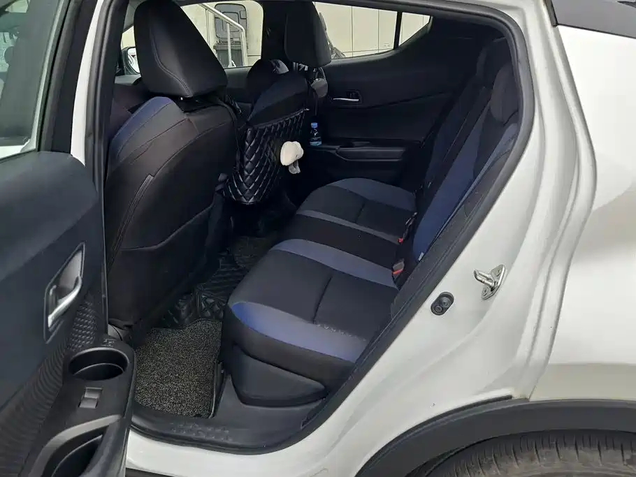 Toyota C-HR — миниатюра 11