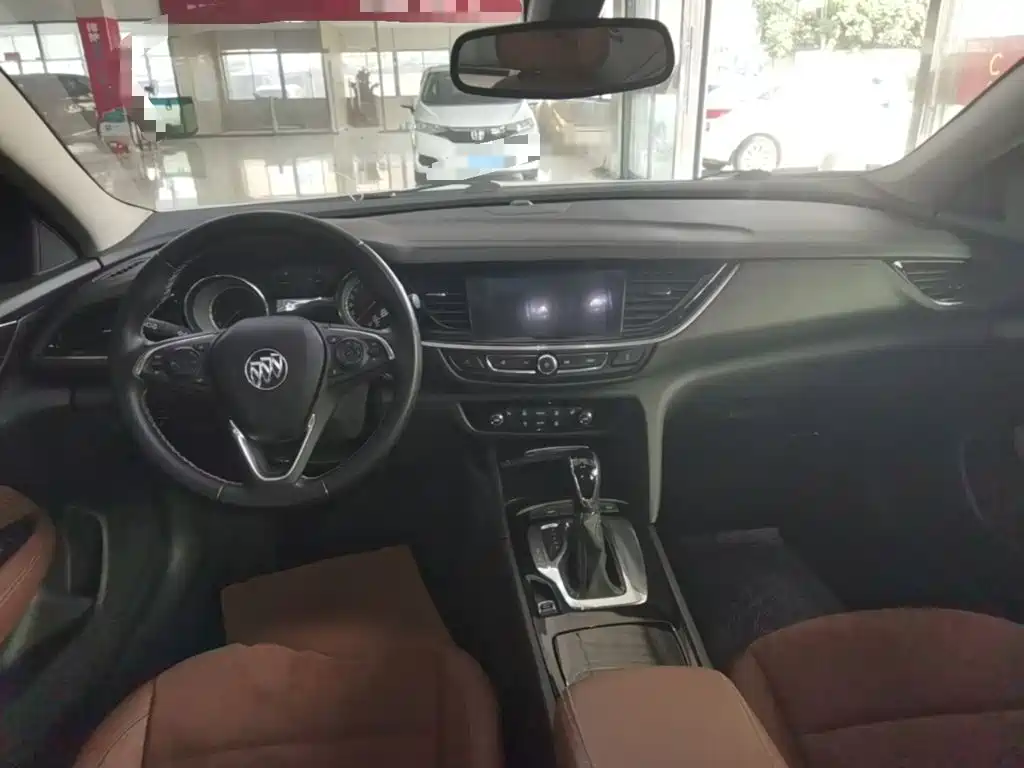 Buick Regal — миниатюра 10