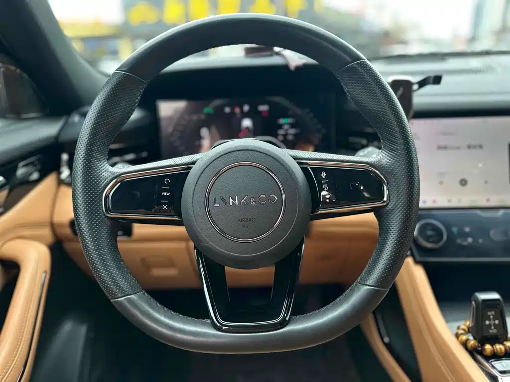 Lynk & Co 09 — миниатюра 9