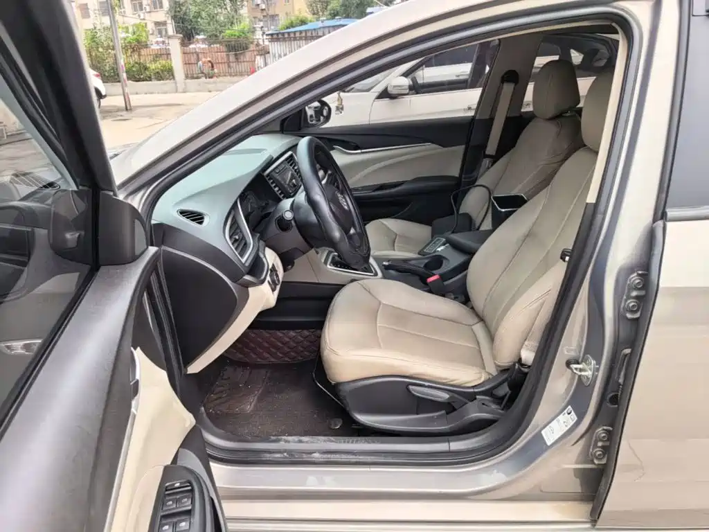 Buick Excelle — миниатюра 15
