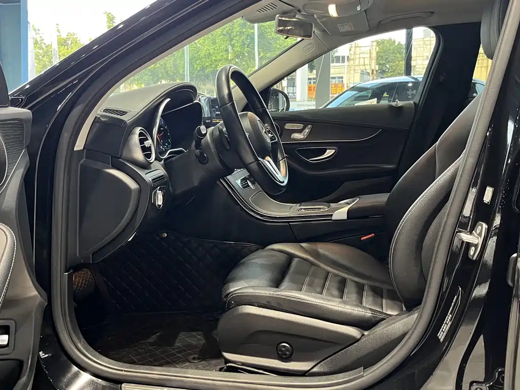 Mercedes-Benz C-Class — миниатюра 4
