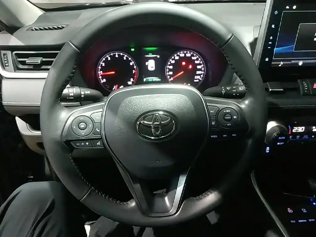 Toyota Wildlander — миниатюра 11