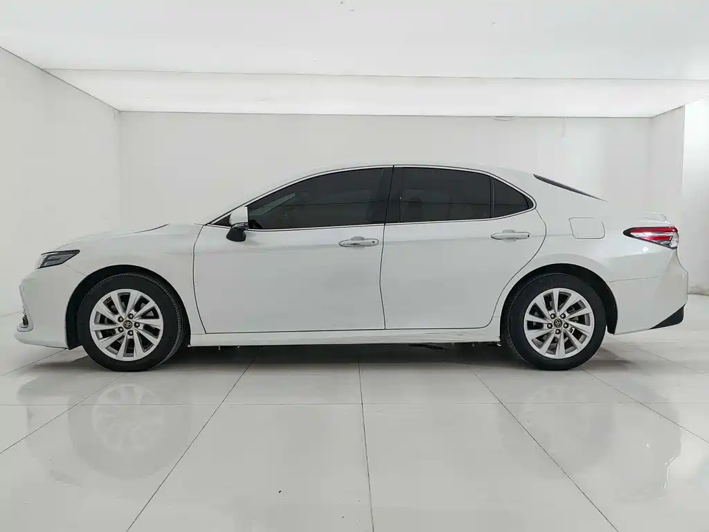 Toyota Camry 2021 2.0G Luxury
