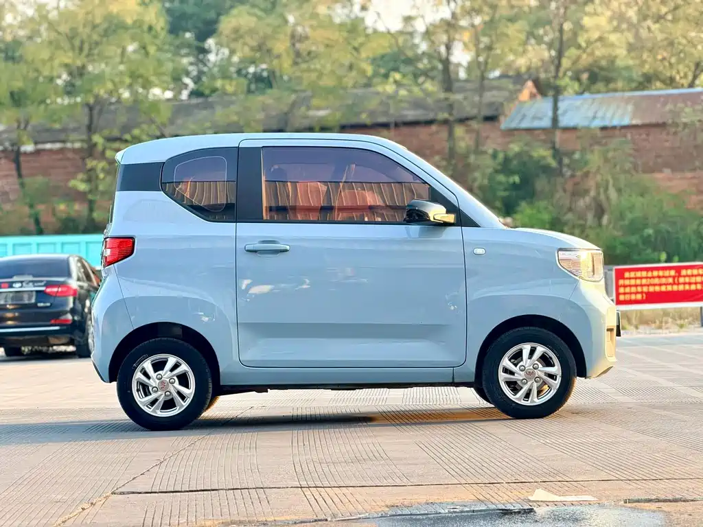 Wuling MINIEV — миниатюра 8