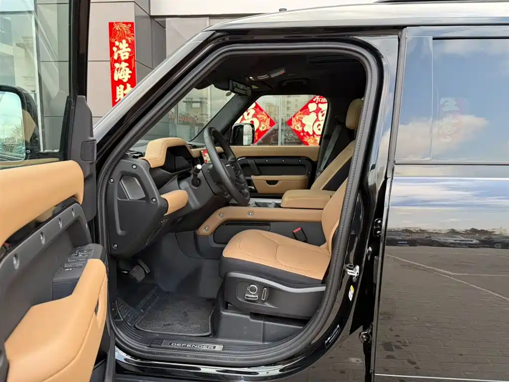 Land Rover Land Rover Defender 2025 130 3.0T P400 мест