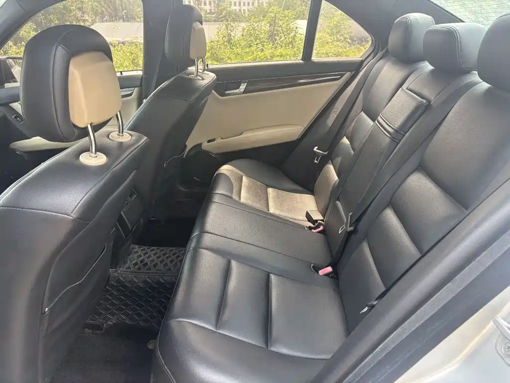 Mercedes-Benz C-Class — миниатюра 10