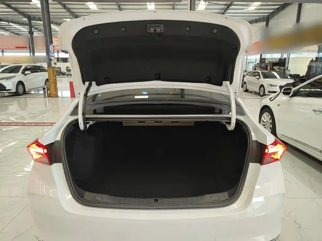 Buick Verano — миниатюра 19