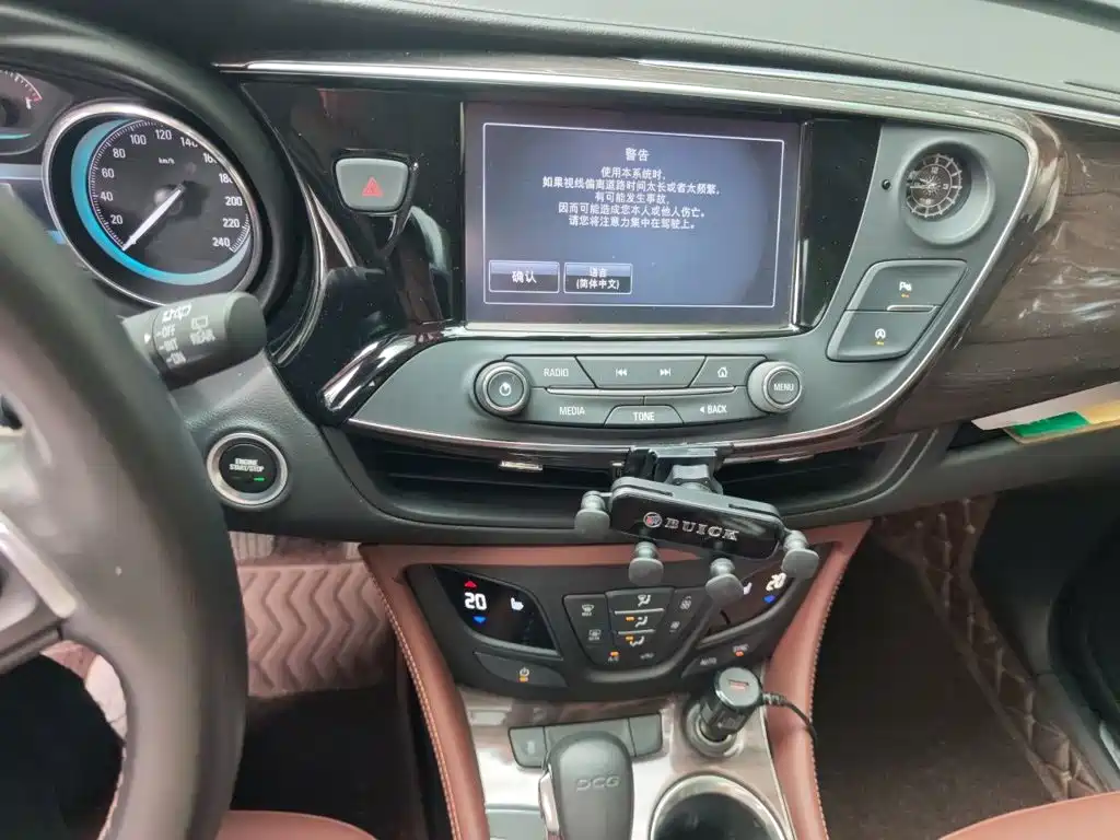 Buick Envision Plus — миниатюра 10