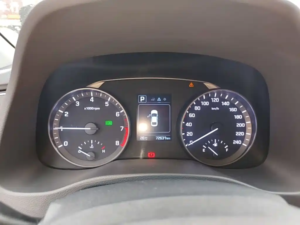 Hyundai Elantra — миниатюра 12