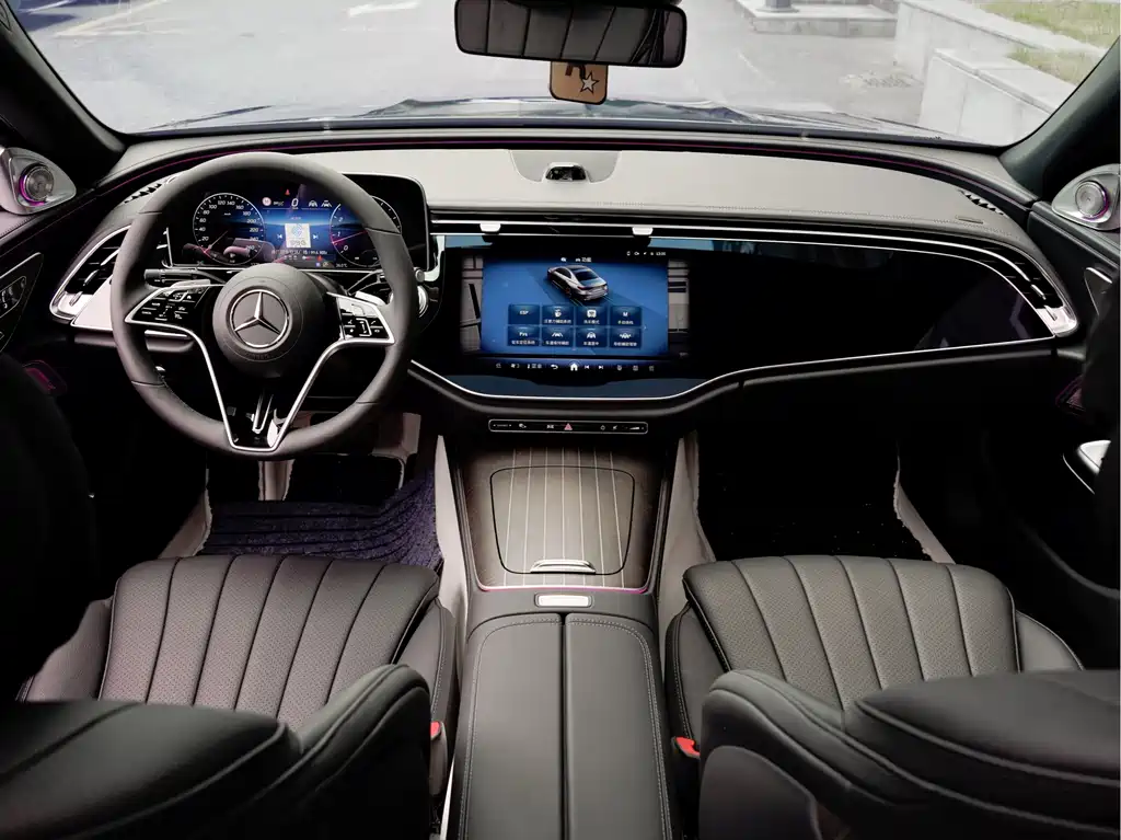 Mercedes-Benz E-Class — миниатюра 13
