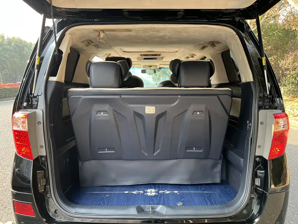 Toyota Alphard 2011 3.5L Luxury