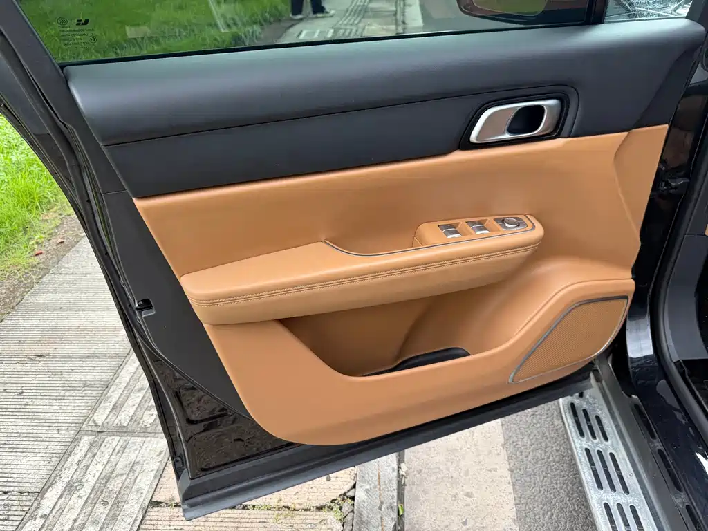 Li Auto Li ONE — миниатюра 8