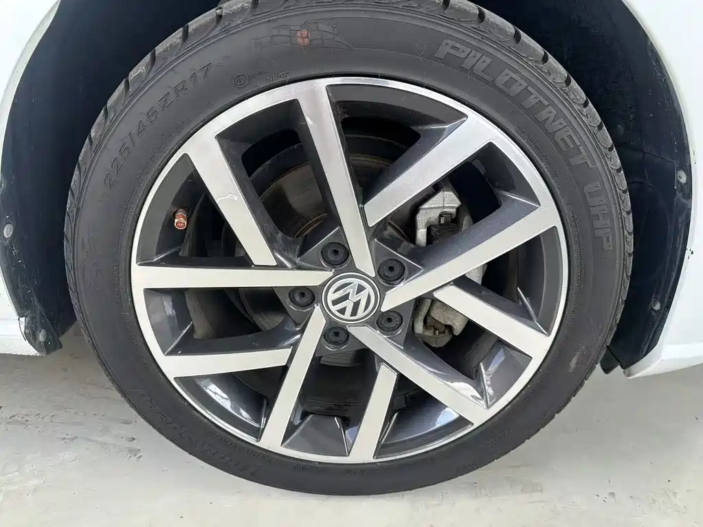 Volkswagen Golf — миниатюра 13