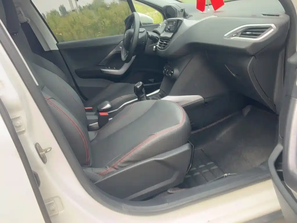 Peugeot 2008 — миниатюра 19