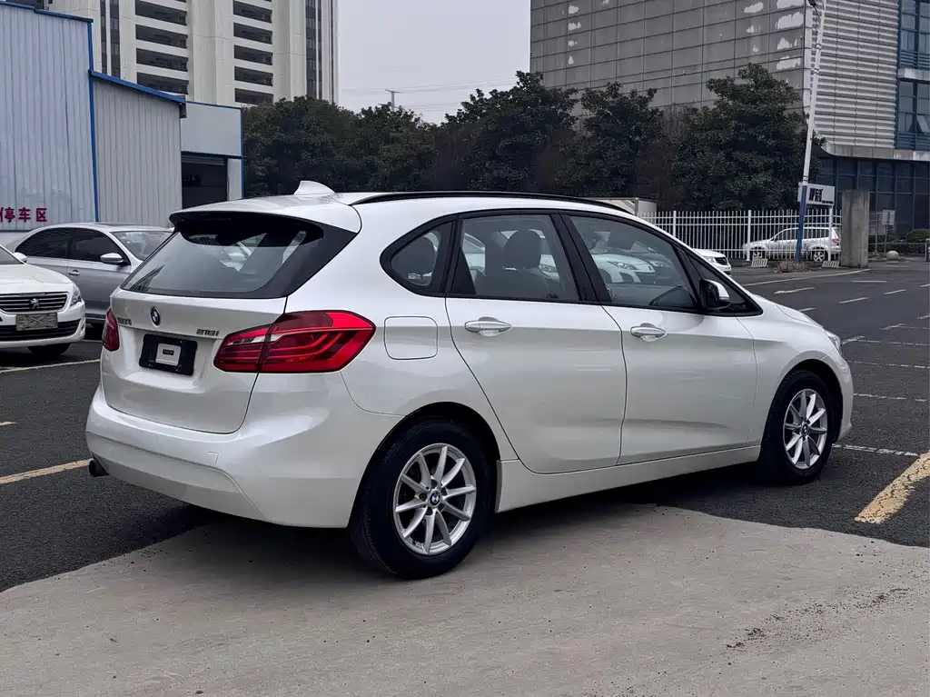 BMW 2 Series Active Tourer — миниатюра 5