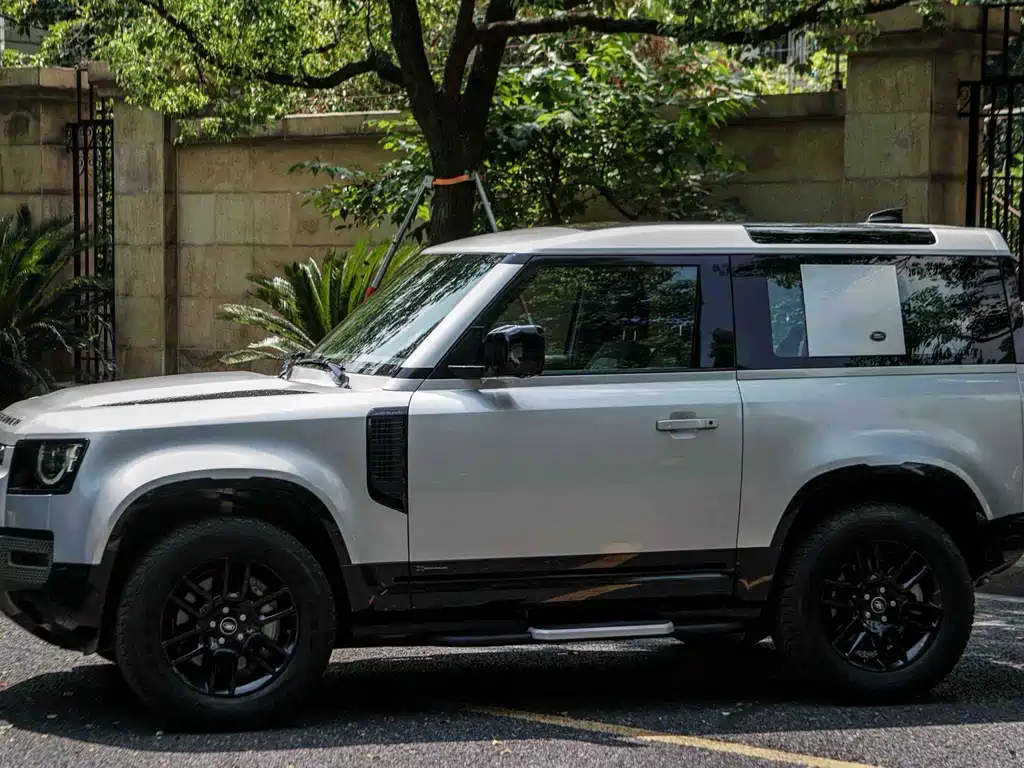 Land Rover Defender — миниатюра 8
