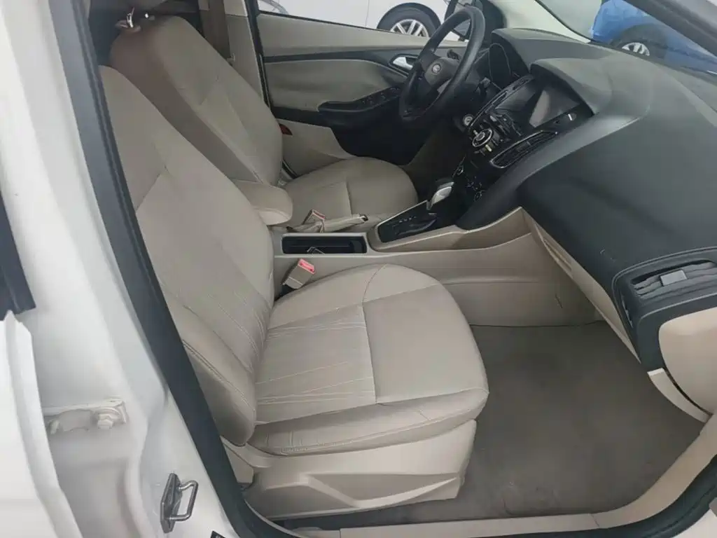 Ford Focus — миниатюра 25