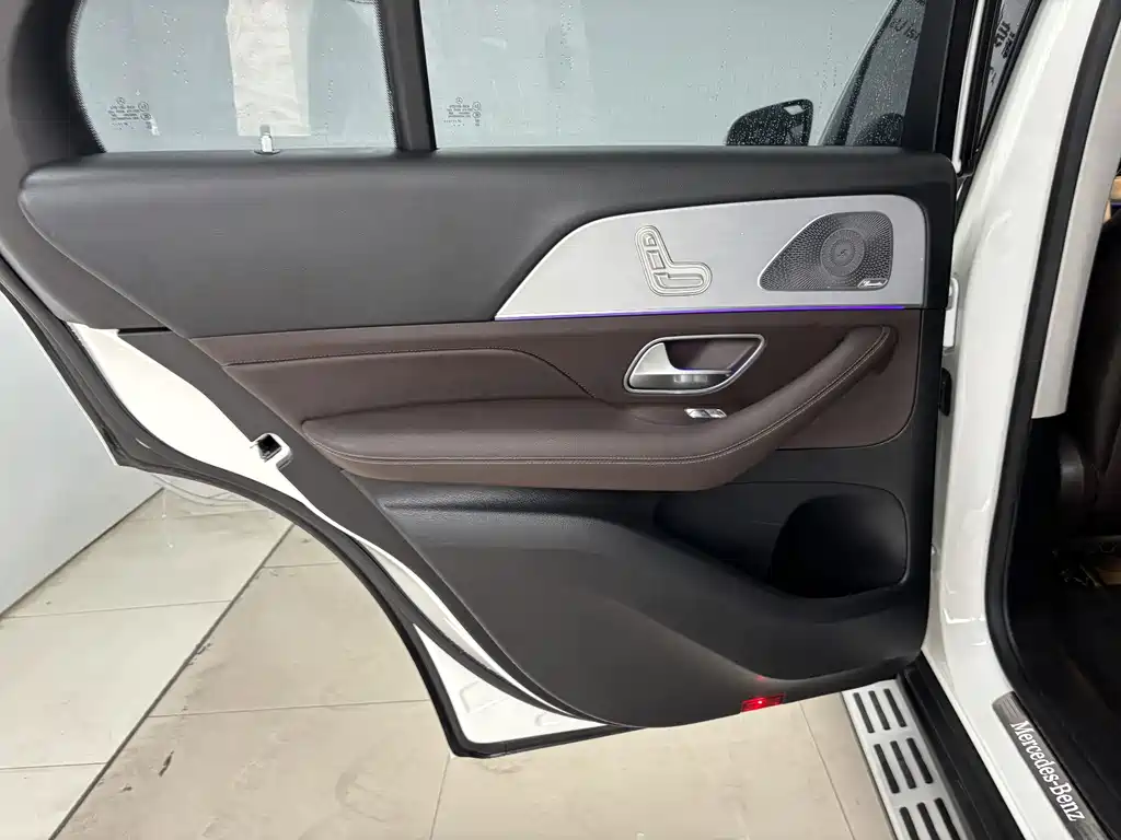 Mercedes-Benz GLE (Import) — миниатюра 21