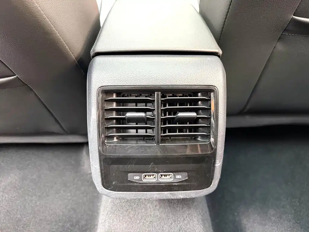 Volkswagen Sagitar — миниатюра 8