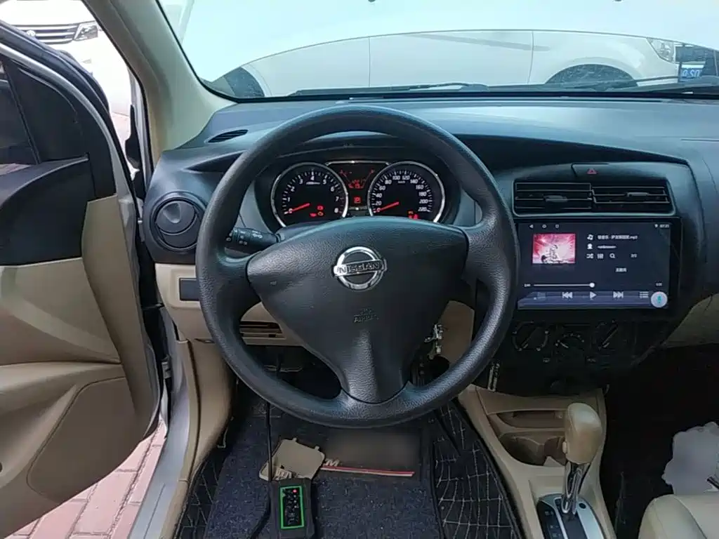 Nissan Livina — миниатюра 11