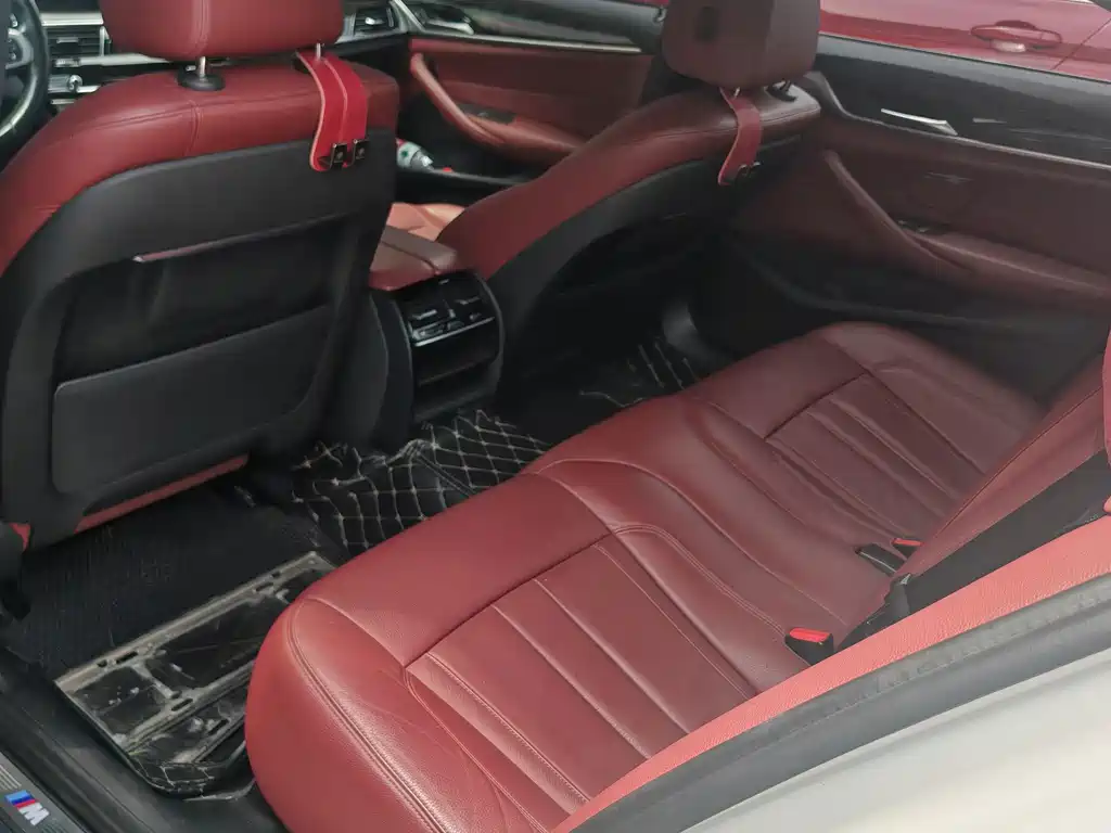 BMW 5 Series — миниатюра 5