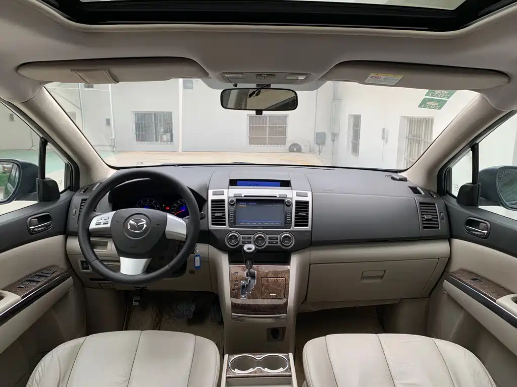 Mazda 8 2013 2.5L Luxury