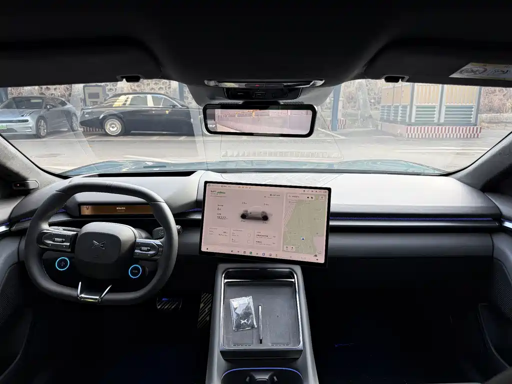 XPeng P7 — миниатюра 12