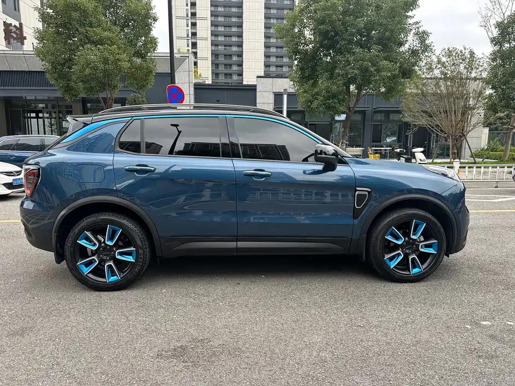 Lynk & Co 01 — миниатюра 13