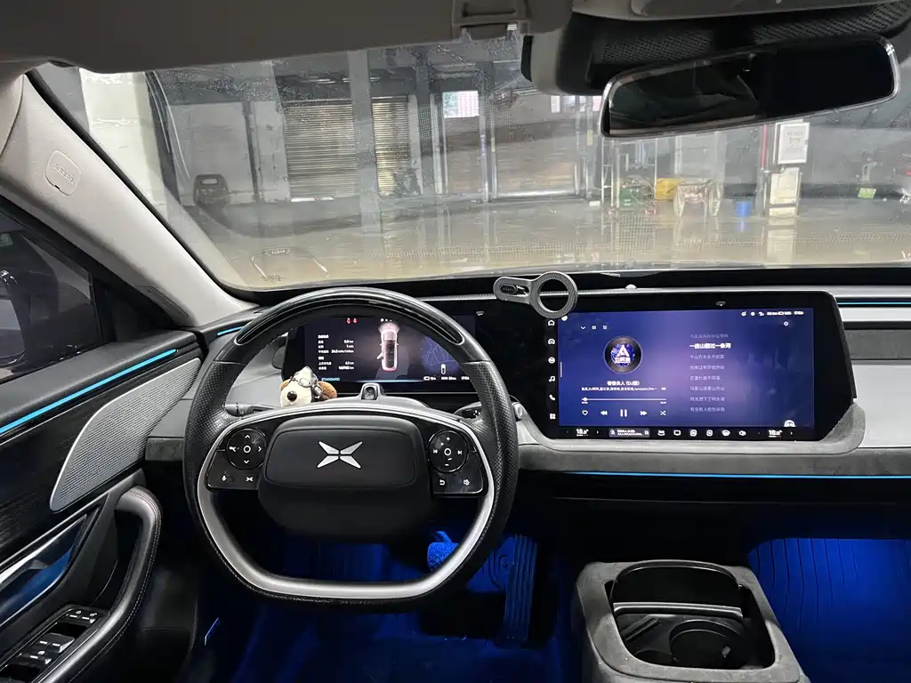 XPeng P7 — миниатюра 12
