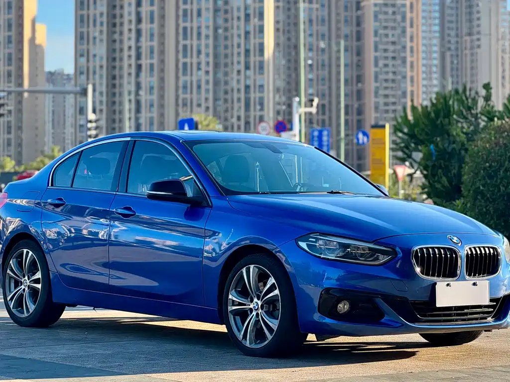 BMW 1 SERIES