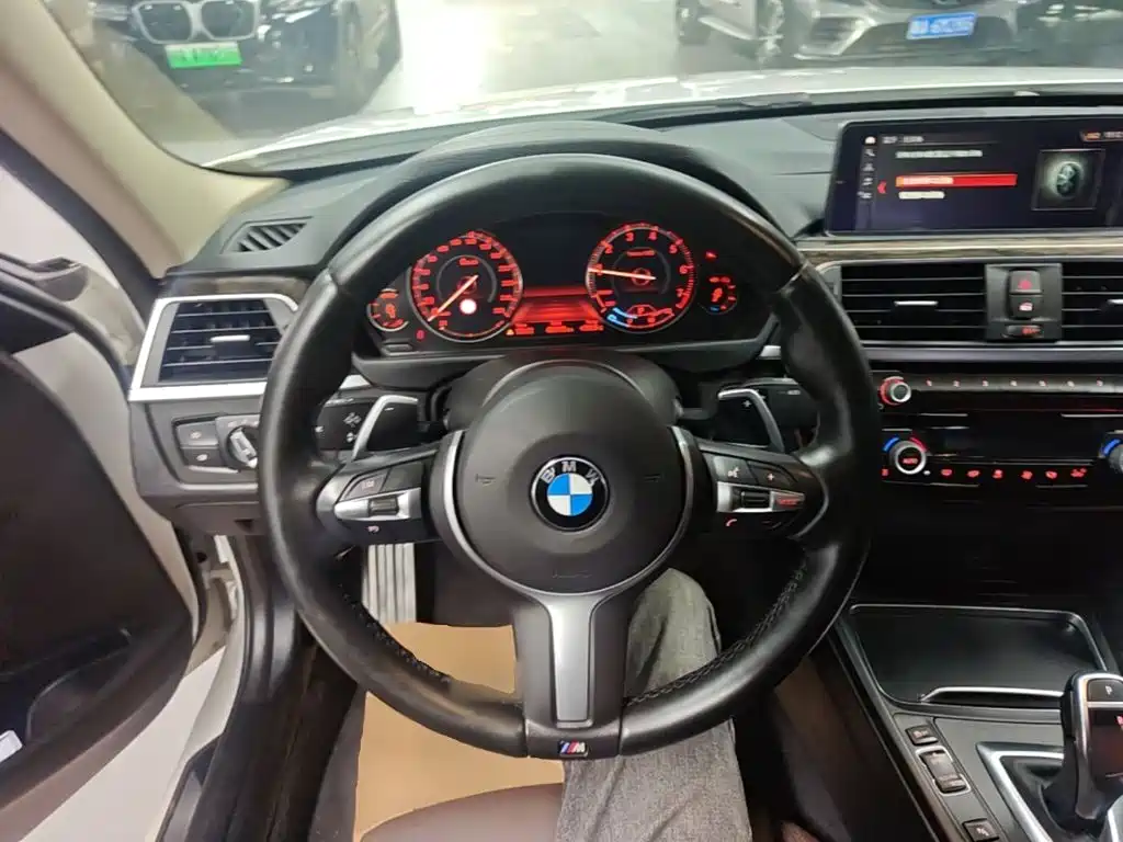 BMW 3 Series — миниатюра 11