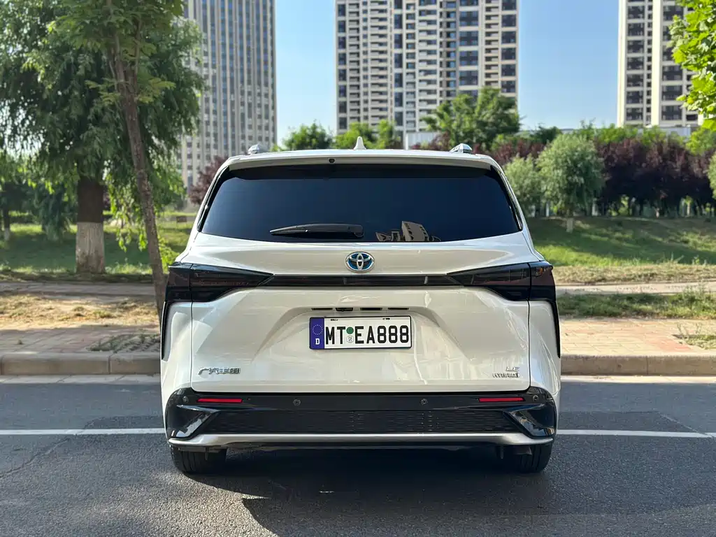Toyota Sienna 2023 2.5L Luxury