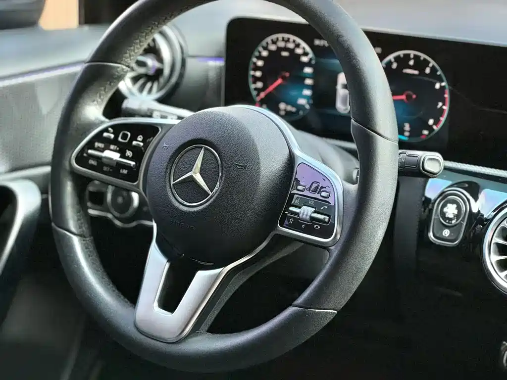 Mercedes-Benz A-Class (Import) — миниатюра 5