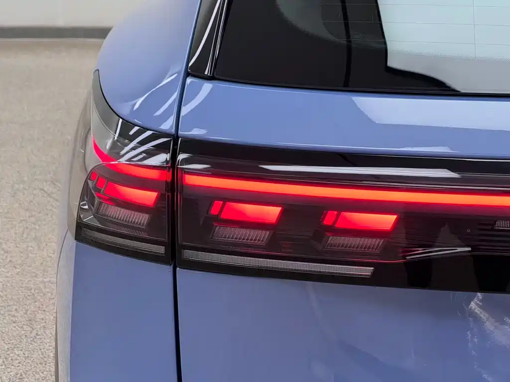Volkswagen Tiguan L — миниатюра 32