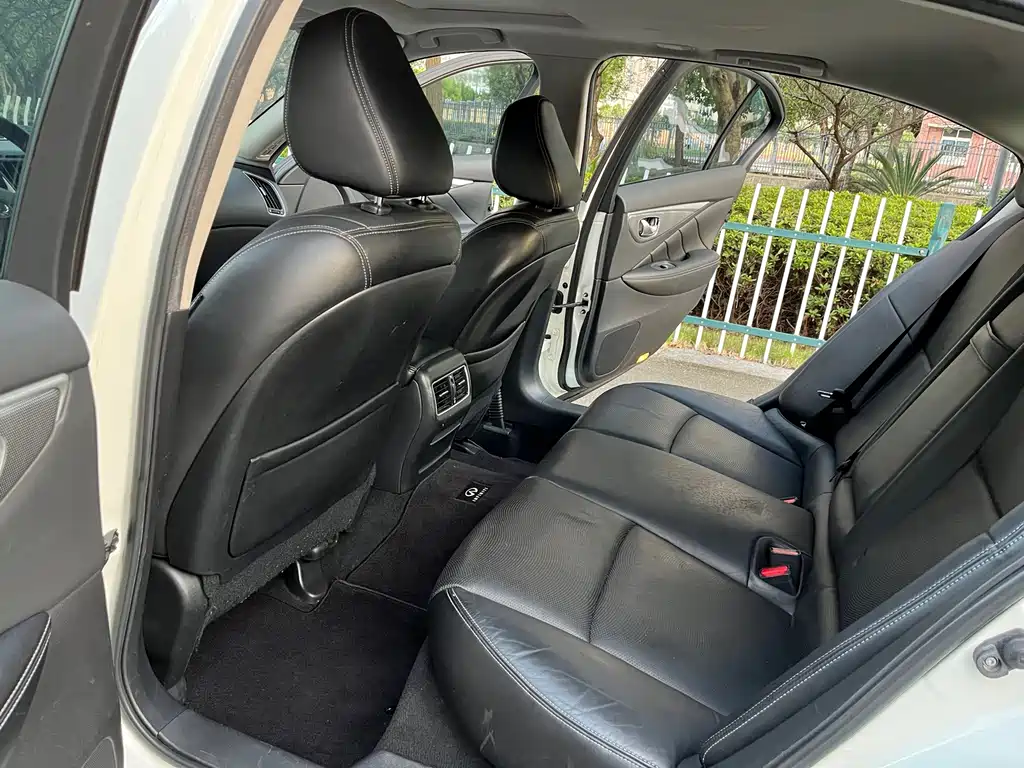 Infiniti Q50L — миниатюра 6