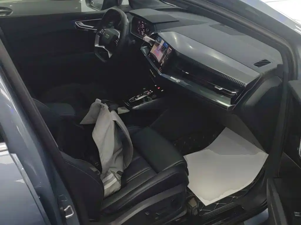 Audi Q4 e-tron — миниатюра 25