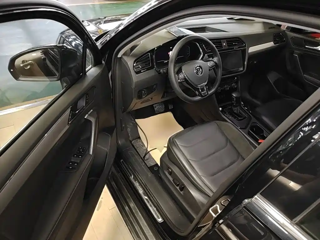 Volkswagen Tiguan L — миниатюра 16