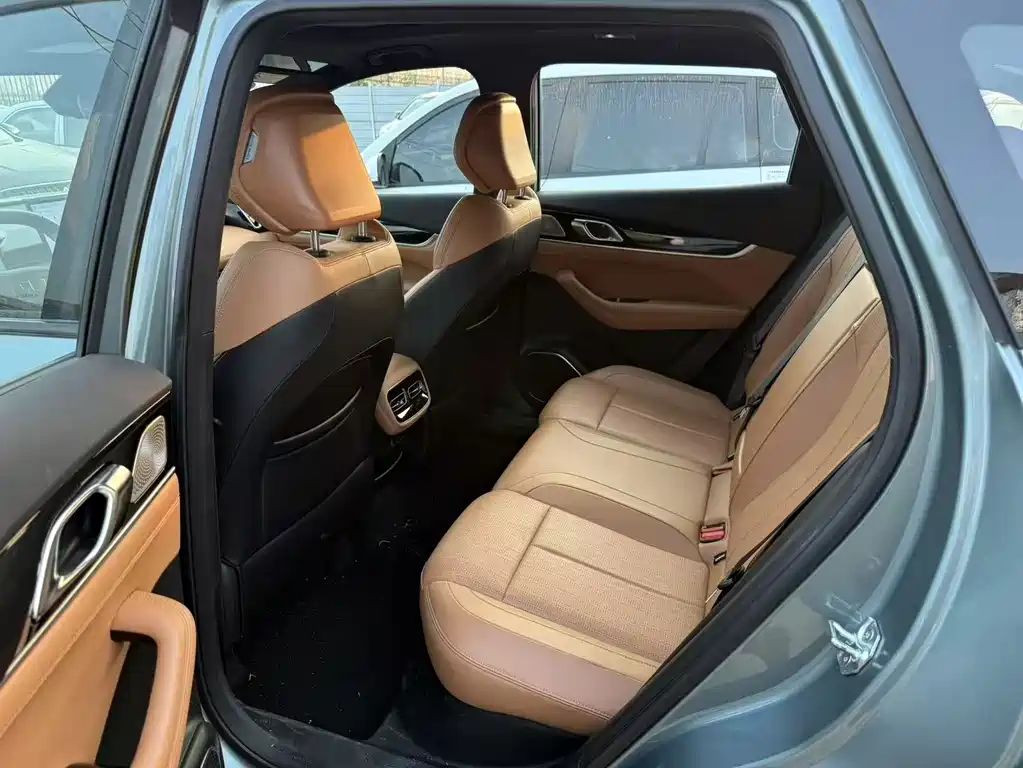 Geely Boyue L — миниатюра 3