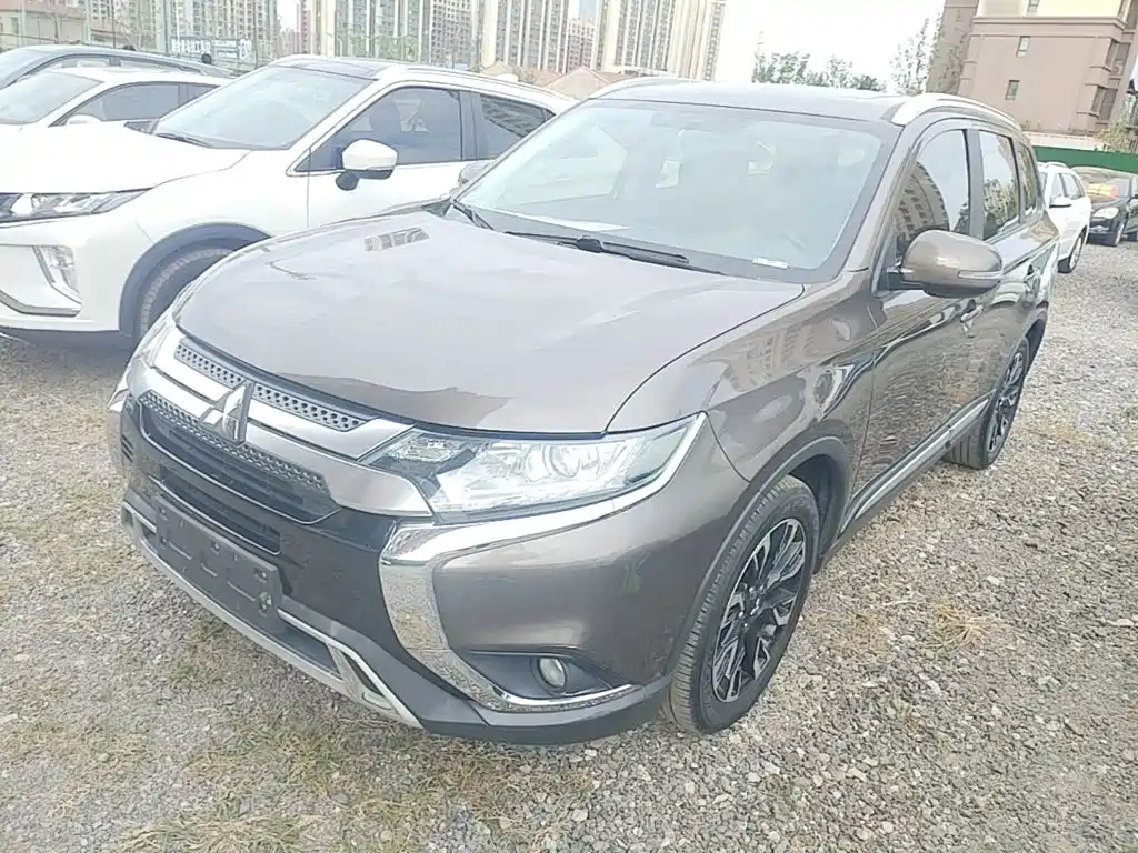 Mitsubishi Outlander — миниатюра 2