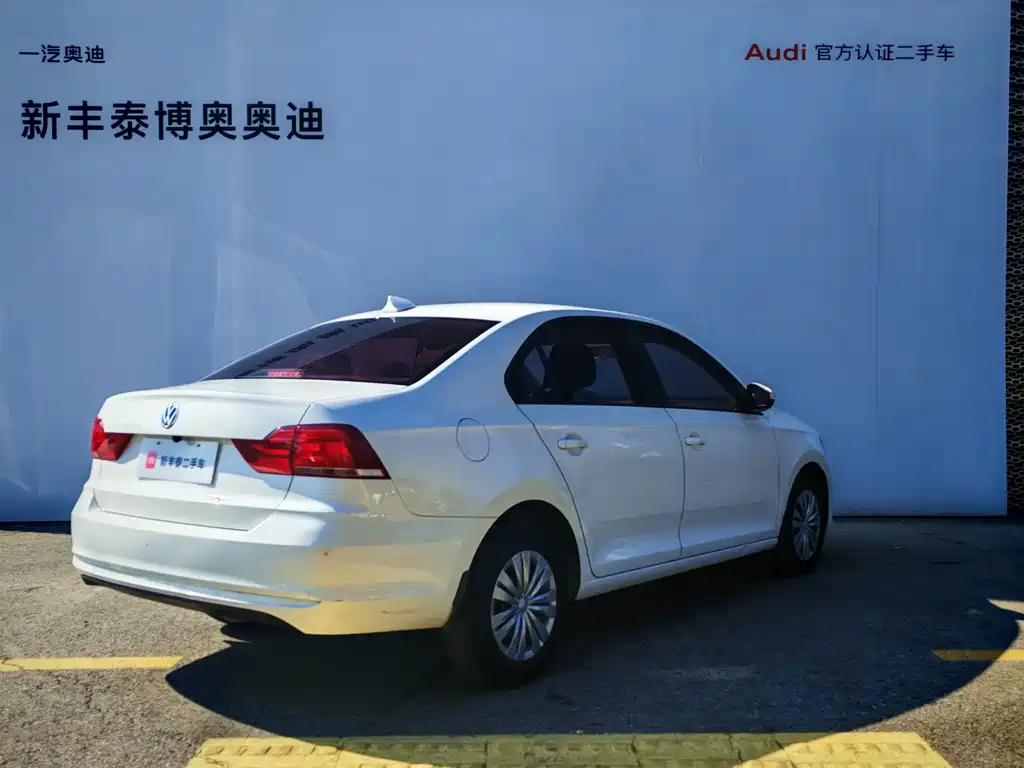 Volkswagen Santana — миниатюра 6