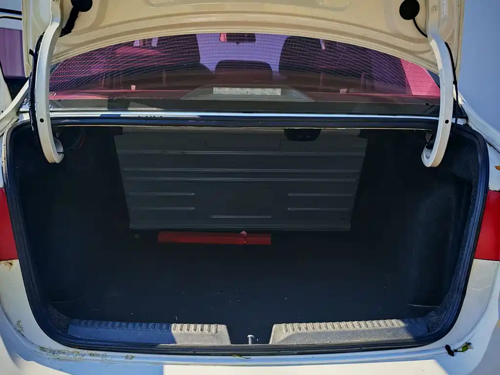 Volkswagen Santana — миниатюра 18