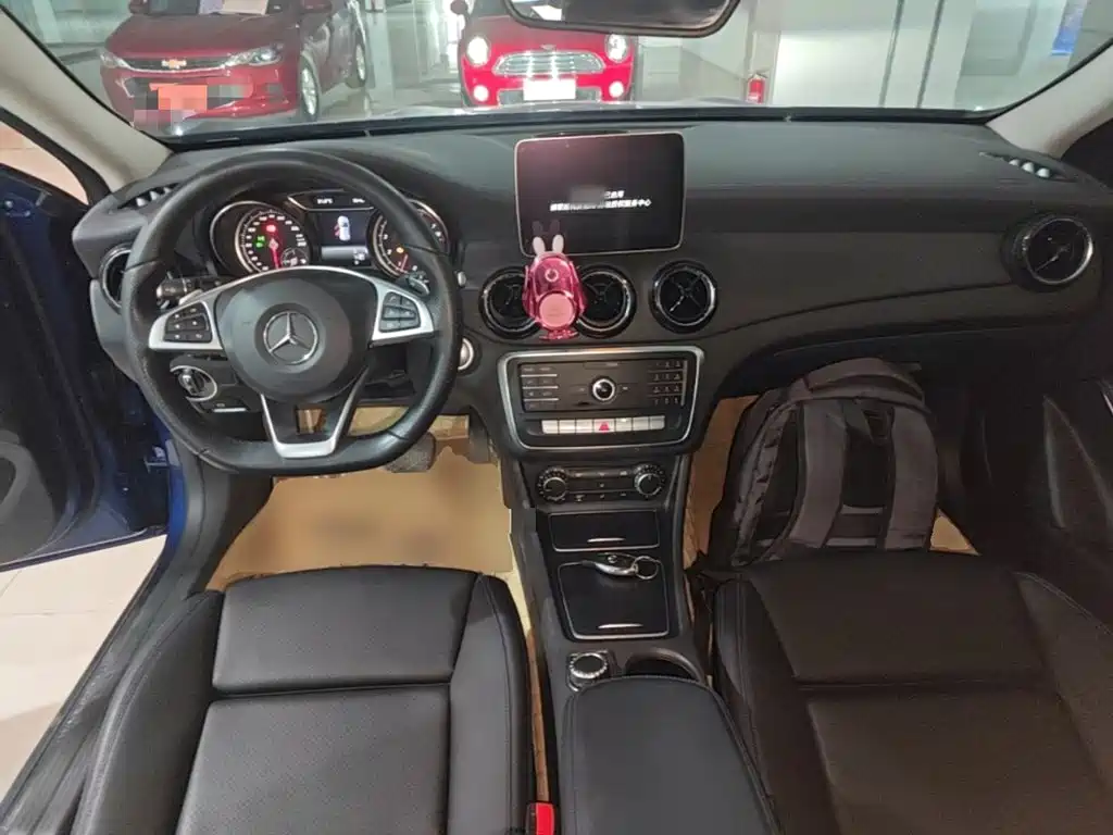Mercedes-Benz GLA — миниатюра 10