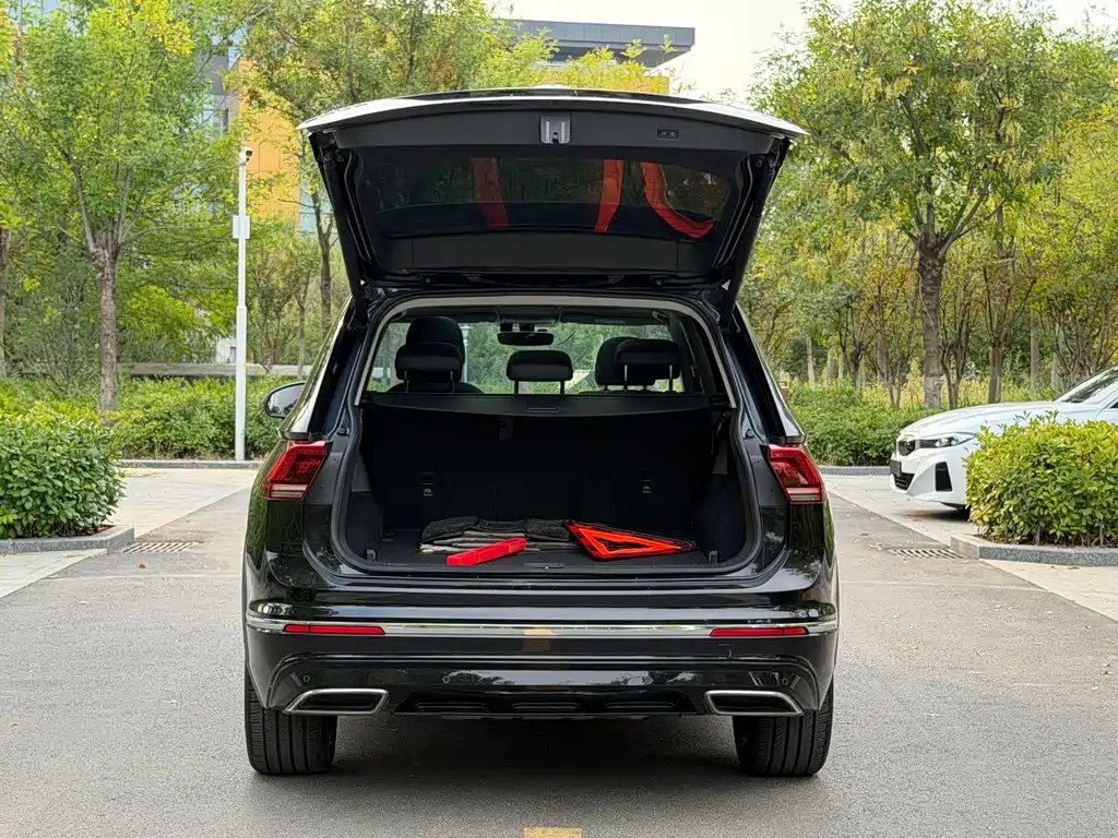 Volkswagen Tiguan L — миниатюра 25