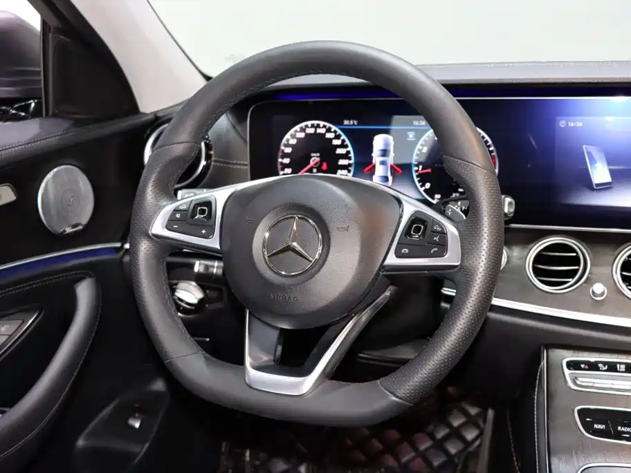 Mercedes-Benz E-Class — миниатюра 14